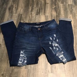 Distressed skinny jeans